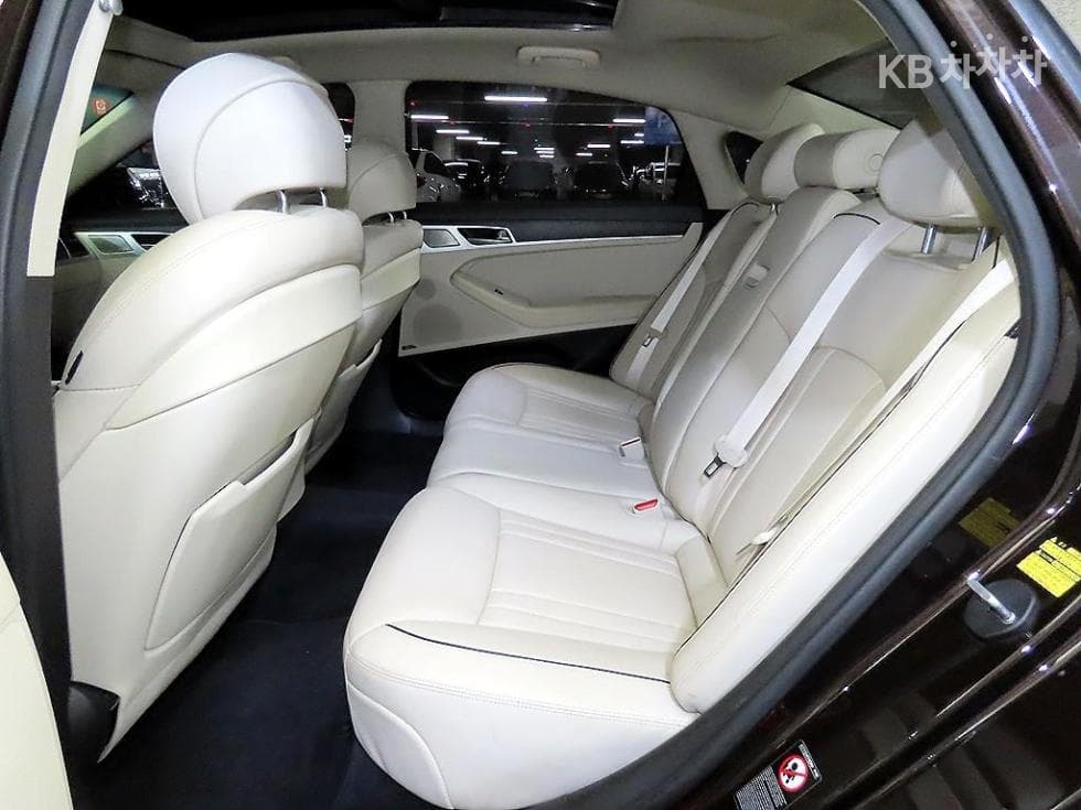 Genesis G803.3 GDI AWD Prestige - 7