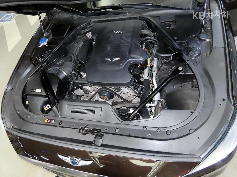 Genesis G803.3 GDI AWD Prestige - 19