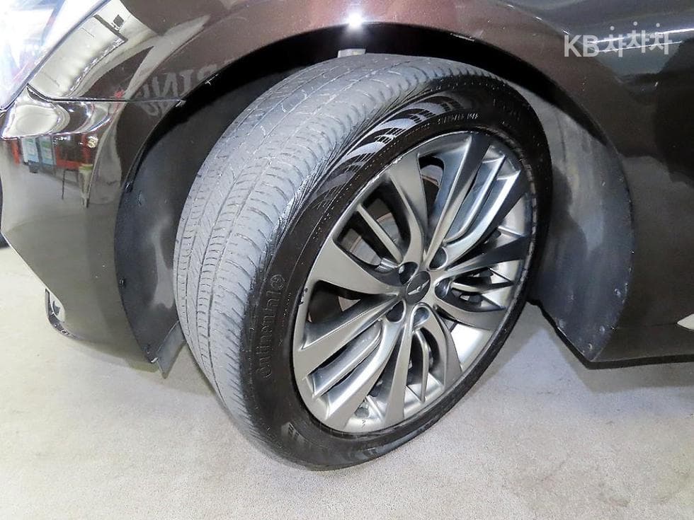 Genesis G803.3 GDI AWD Prestige - 20