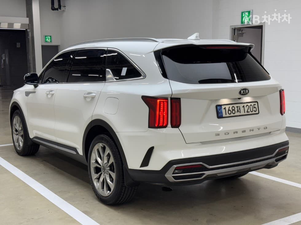 Киа Sorento 4-то поколение2.2 Дизел 2WD Престиж - 2