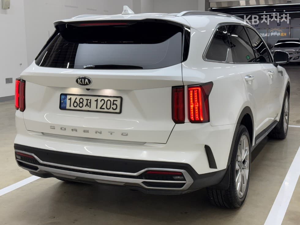 Киа Sorento 4-то поколение2.2 Дизел 2WD Престиж - 4