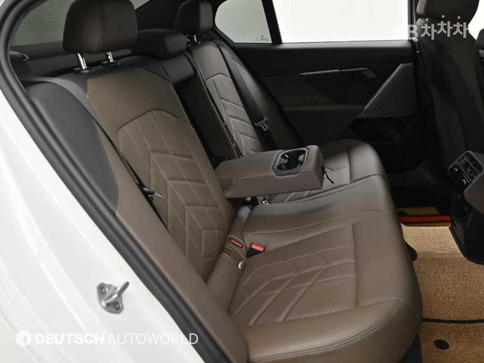 BMW New5 Series(G60)520i Standard - 12