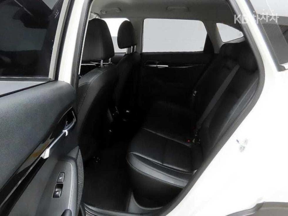 Kia Seltos1.6 Gasoline Turbo 2WD Signature - 14