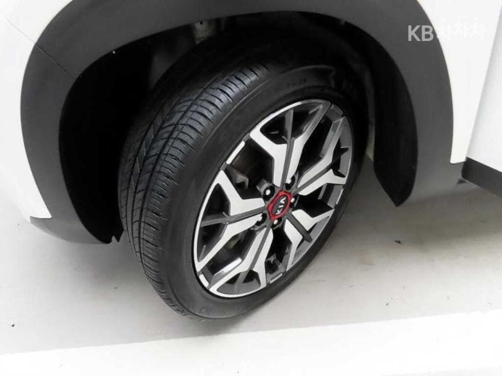 Kia Seltos1.6 Gasoline Turbo 2WD Signature - 19
