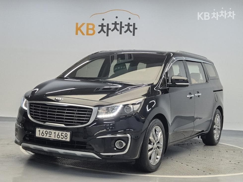 Kia All New Carnival 9-seater 2.2 Diesel Prestige - Image 1