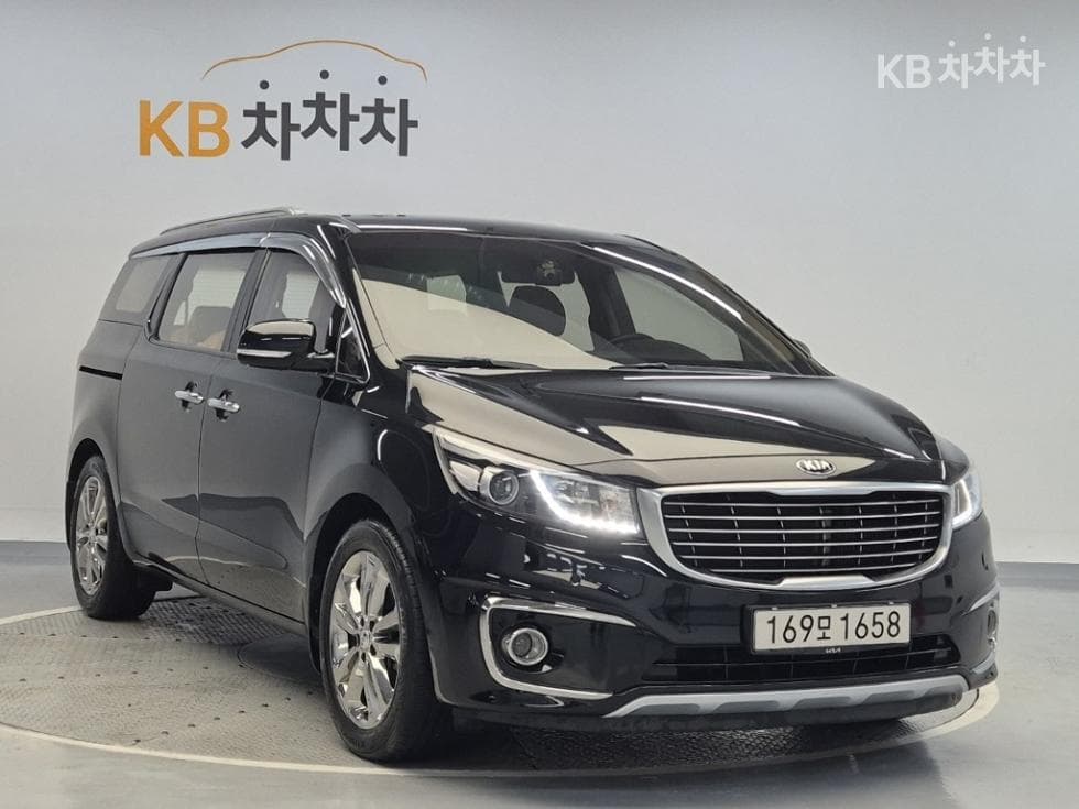Kia All New Carnival9-seater 2.2 Diesel Prestige - 4