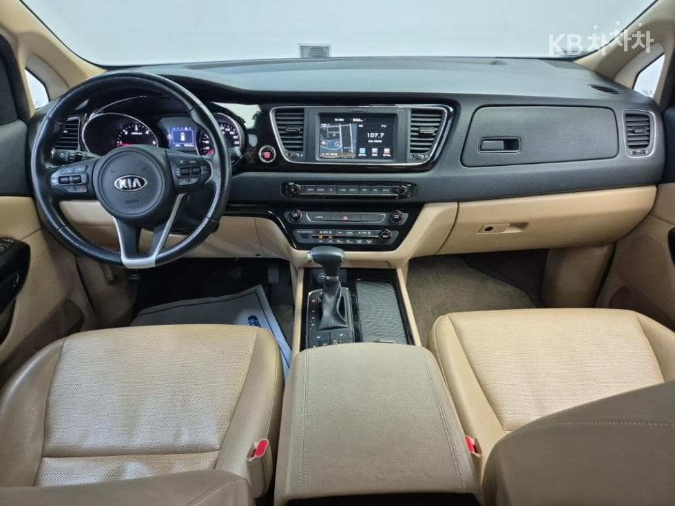 Kia All New Carnival9-seater 2.2 Diesel Prestige - 7