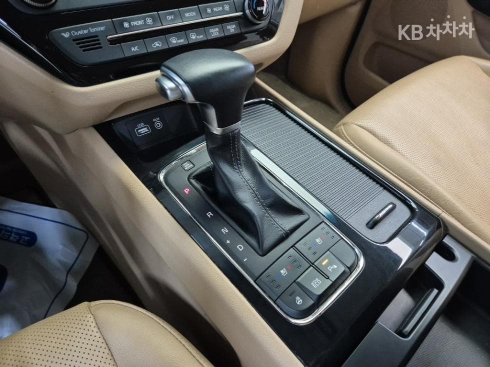 Kia All New Carnival9-seater 2.2 Diesel Prestige - 8