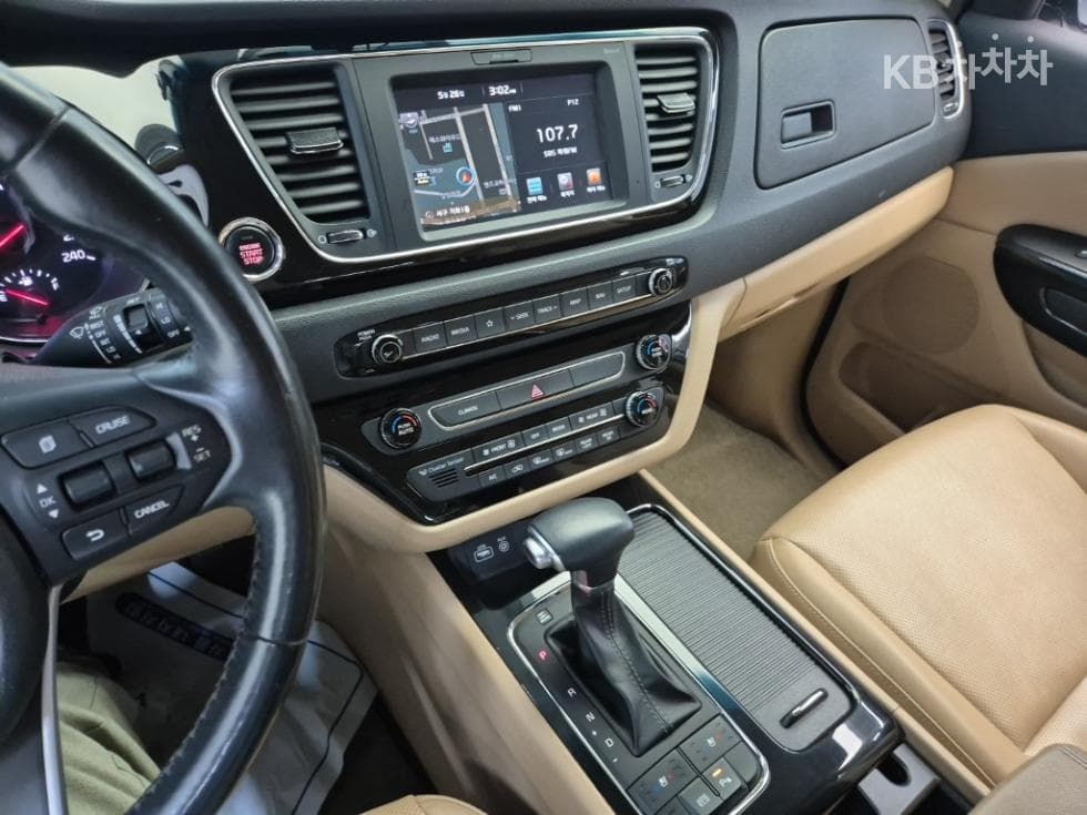 Kia All New Carnival9-seater 2.2 Diesel Prestige - 10