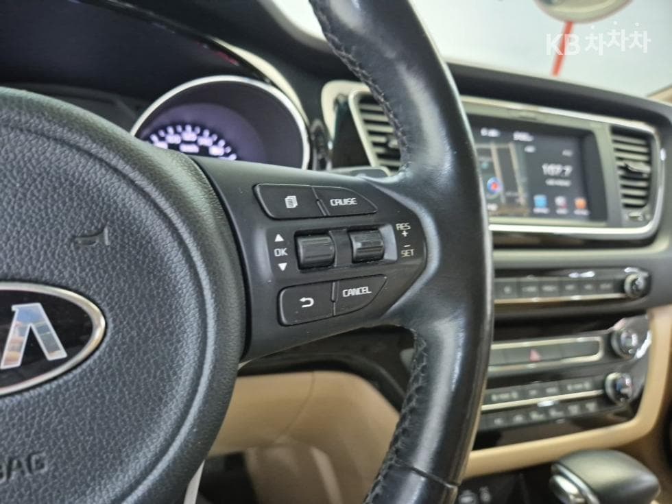 Kia All New Carnival9-seater 2.2 Diesel Prestige - 15