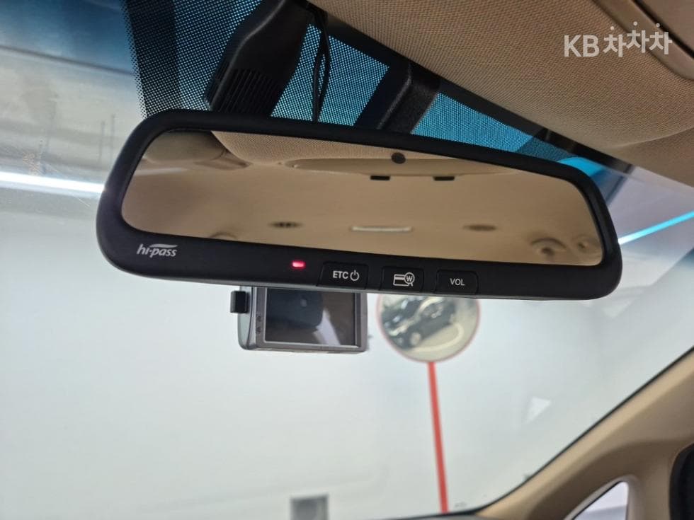 Kia All New Carnival9-seater 2.2 Diesel Prestige - 16
