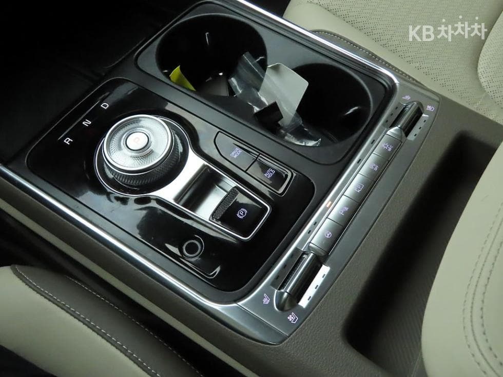 Kia The New (facelift) Carnival 4th generationD2.2 7-seater (Limousine) Signature - 10