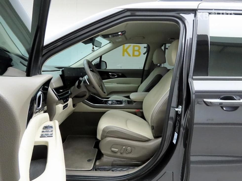 Kia The New (facelift) Carnival 4th generationD2.2 7-seater (Limousine) Signature - 11