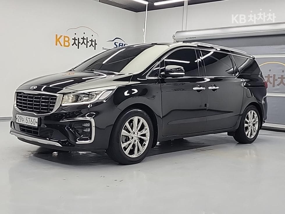 Киа The New (фейслифт) Канивал 7-местен (Лимузин) 2.2 Дизел Лимузин VIP - Image 1