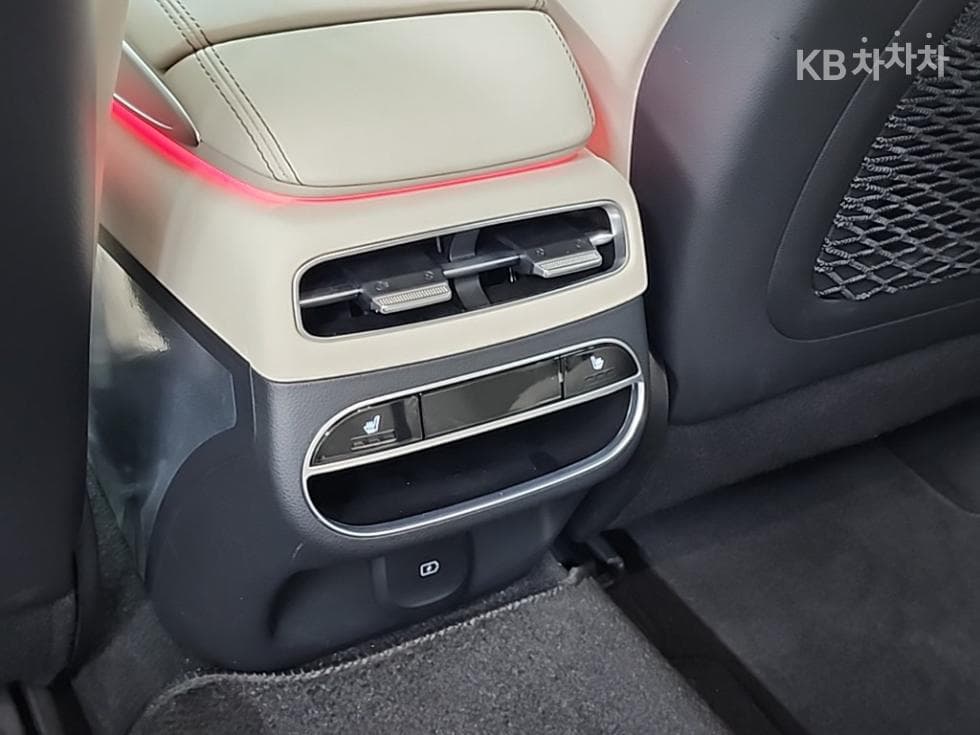 Genesis GV70Gasoline 2.5T AWD - 14