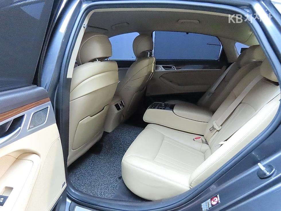 Genesis G803.8 GDI AWD Premium Luxury - 11