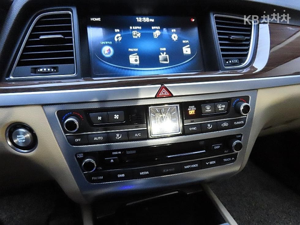 Genesis G803.8 GDI AWD Premium Luxury - 16