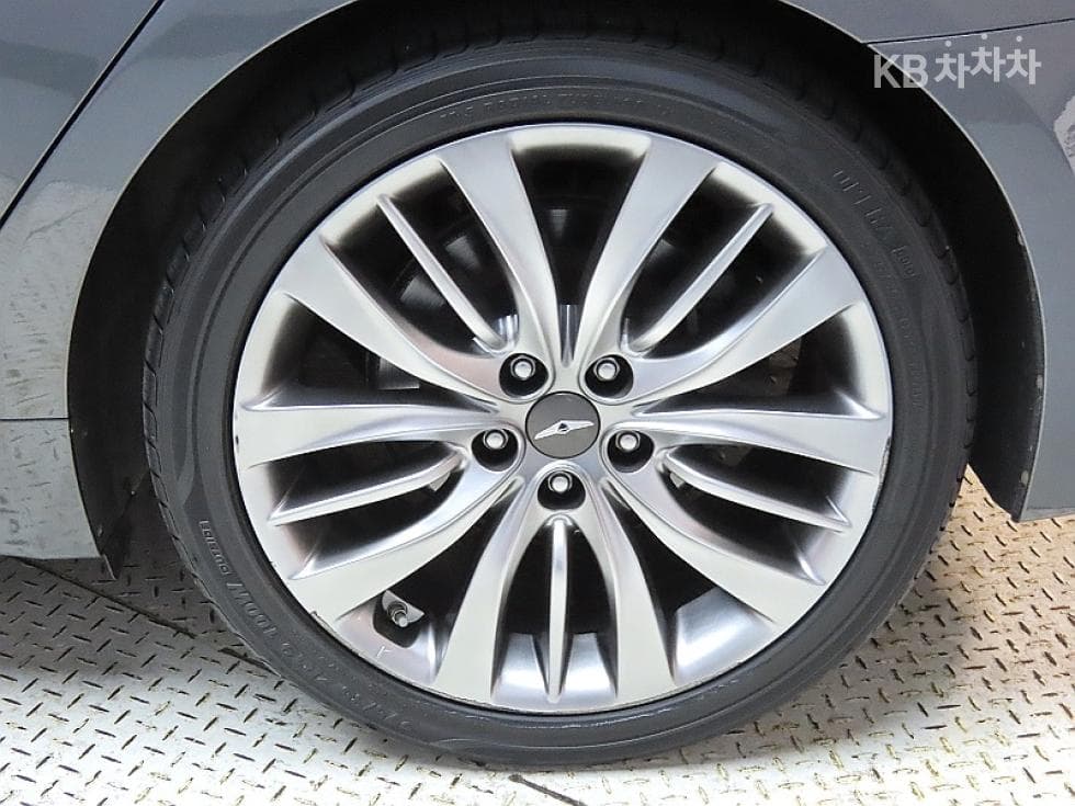 Genesis G803.8 GDI AWD Premium Luxury - 20