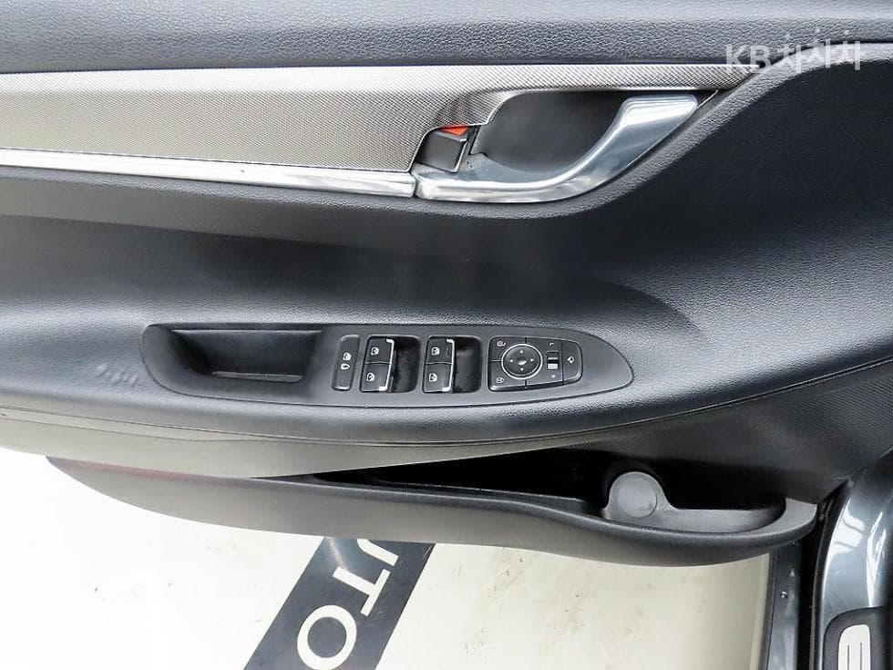 Hyundai The New (facelift) Grandeur (Azera) Hybrid2.4 Le Blanc - 11