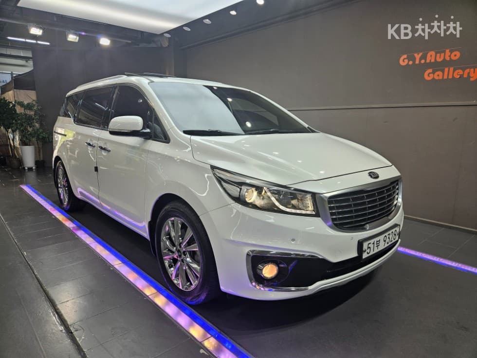 Kia All New Carnival 9-seater 2.2 Diesel Prestige - Image 1