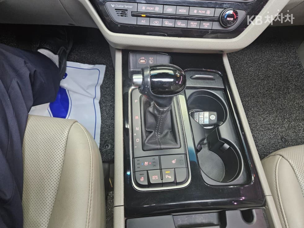 Kia All New Carnival9-seater 2.2 Diesel Prestige - 10