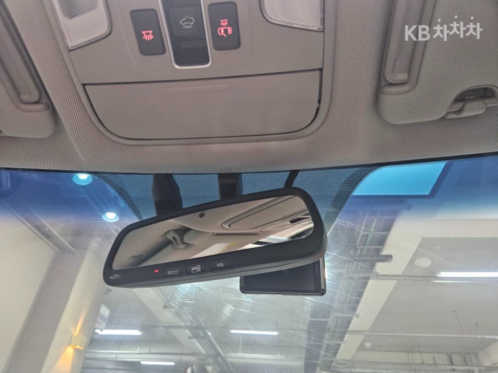 Kia All New Carnival9-seater 2.2 Diesel Prestige - 11