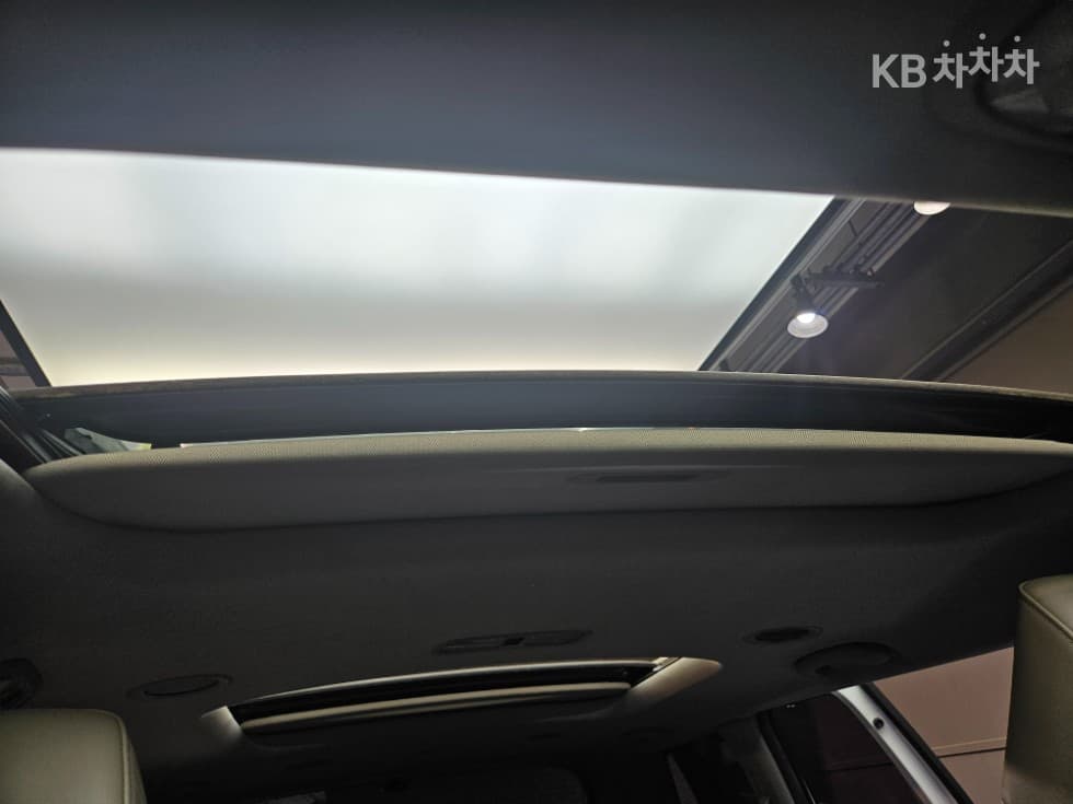 Kia All New Carnival9-seater 2.2 Diesel Prestige - 19