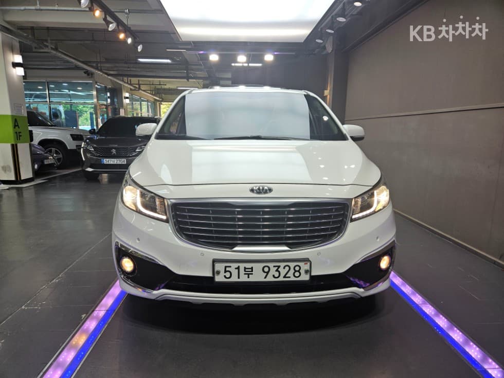 Kia All New Carnival9-seater 2.2 Diesel Prestige - 24