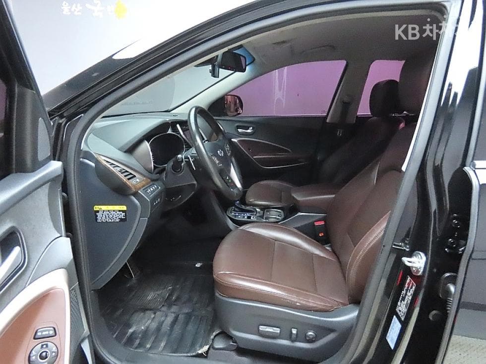 Hyundai Santa Fe The PrimeDiesel Hyundai R-engine 2.0 diesel 2WD 5-seater 1 million Standard - 10