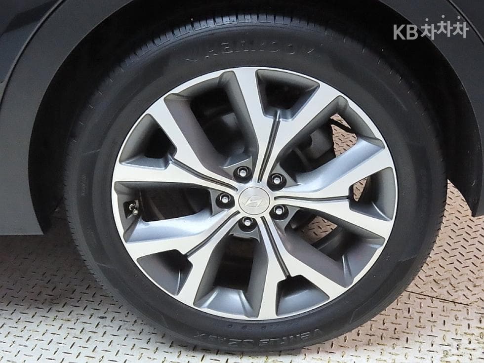 Hyundai Santa Fe The PrimeDiesel Hyundai R-engine 2.0 diesel 2WD 5-seater 1 million Standard - 20