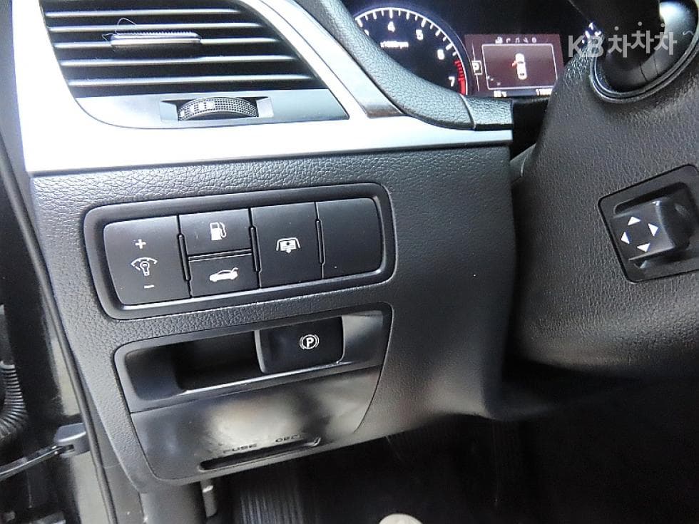 Hyundai GenesisDHG330 Premium - 12