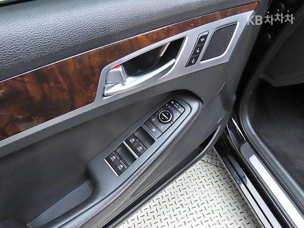 Hyundai GenesisDHG330 Premium - 13