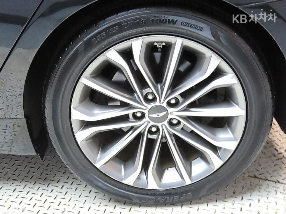 Hyundai GenesisDHG330 Premium - 20