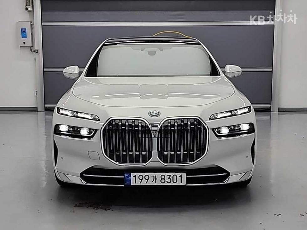 BMW 7시리즈(G70)750e xDrive DPE Executive - 2