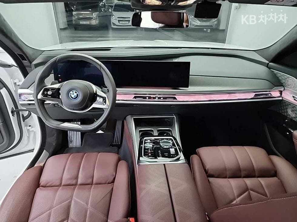 BMW 7시리즈(G70)750e xDrive DPE Executive - 7