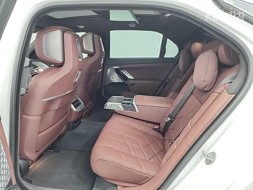 BMW 7시리즈(G70)750e xDrive DPE Executive - 12