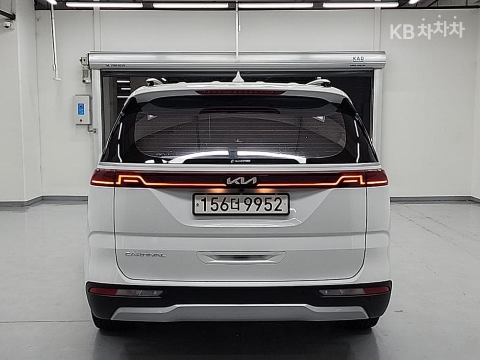 Kia Carnival 4th generationD2.2 9-seater Prestige - 3