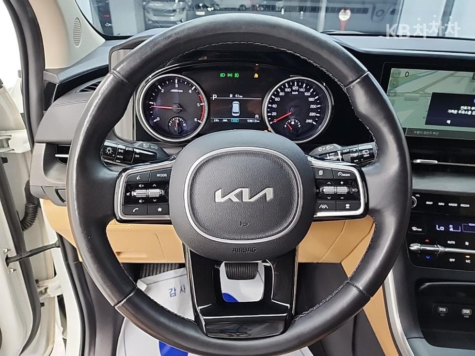 Kia Carnival 4th generationD2.2 9-seater Prestige - 9