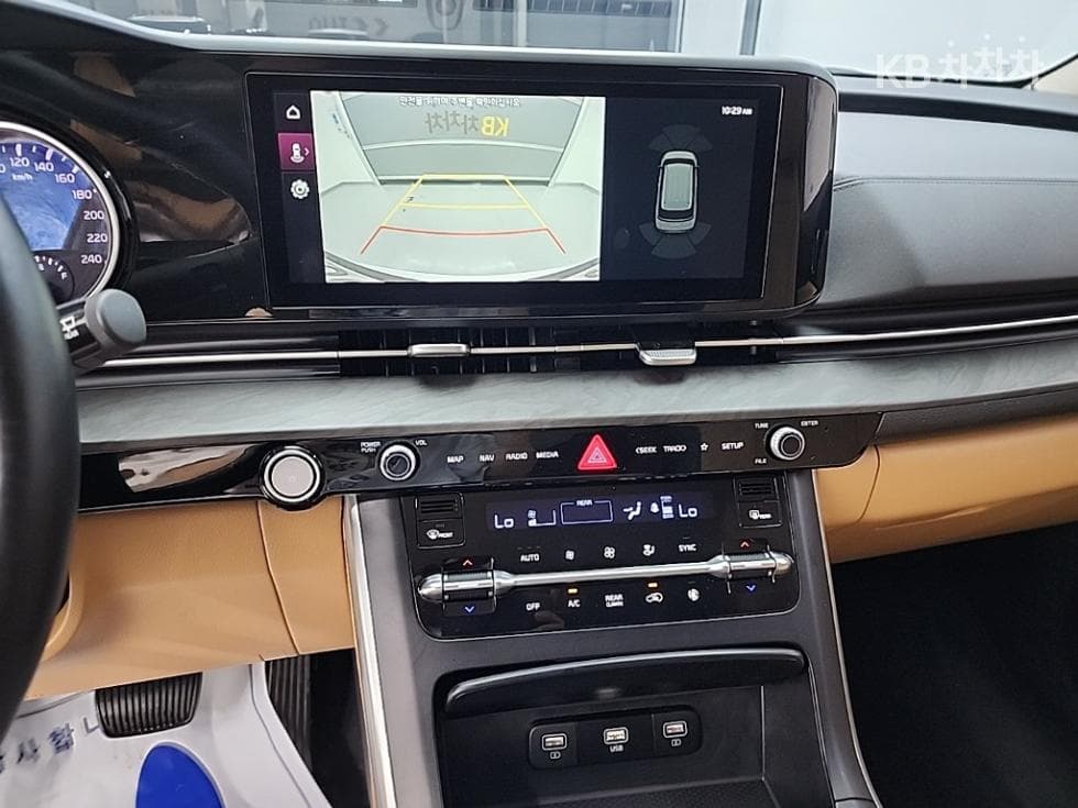Kia Carnival 4th generationD2.2 9-seater Prestige - 10