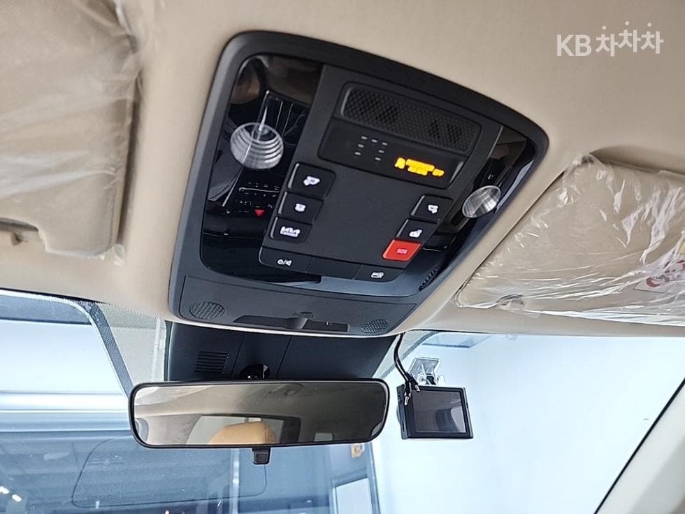 Kia Carnival 4th generationD2.2 9-seater Prestige - 16