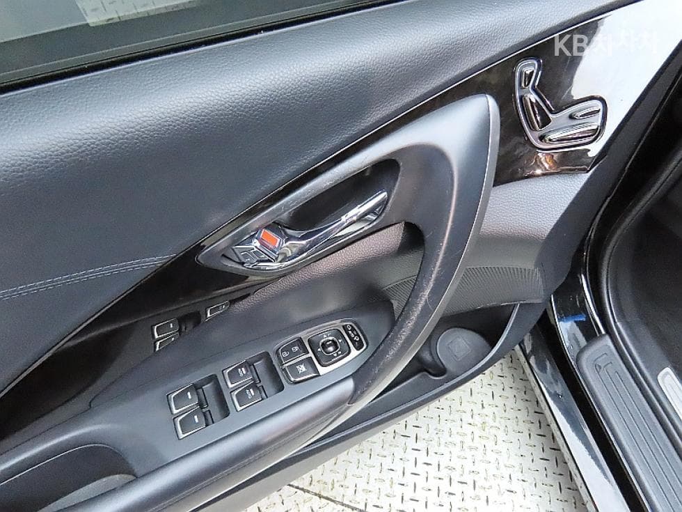 Hyundai Grandeur (Azera)HGHG300 프라임 - 13