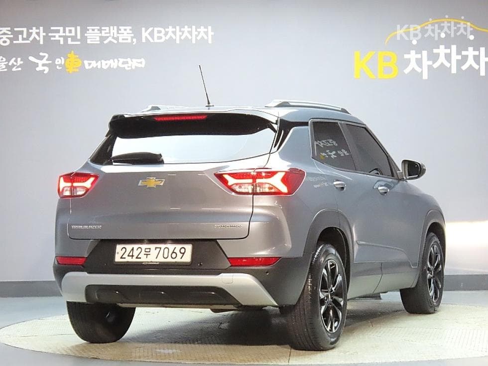 GM Korea Trailblazer1.35 Gasoline 2WD Premier - 2