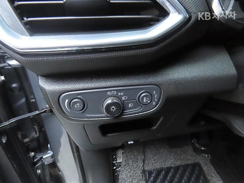 GM Korea Trailblazer1.35 Gasoline 2WD Premier - 12