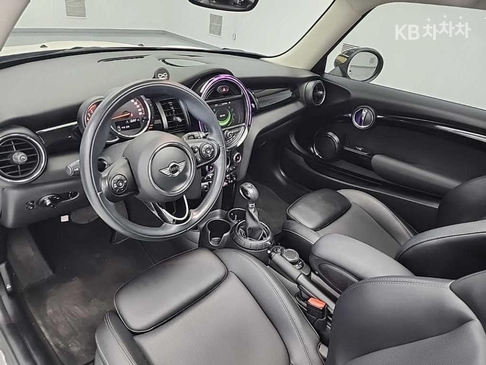 Mini Cooper 3도어D 1.5 하이트림 - 8