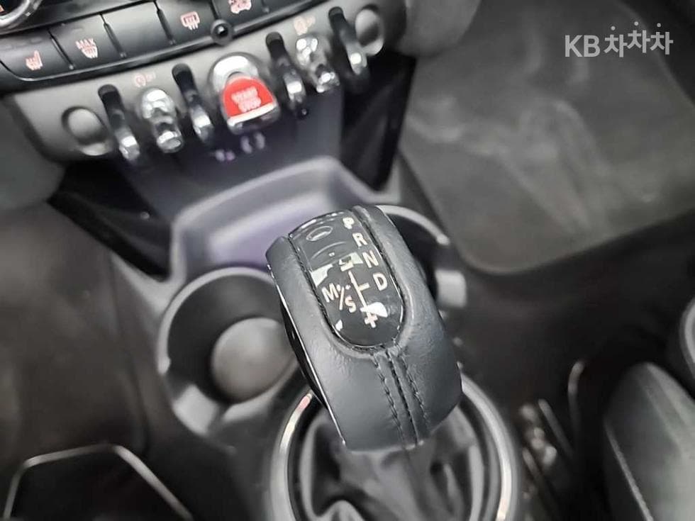 Mini Cooper 3도어D 1.5 하이트림 - 9