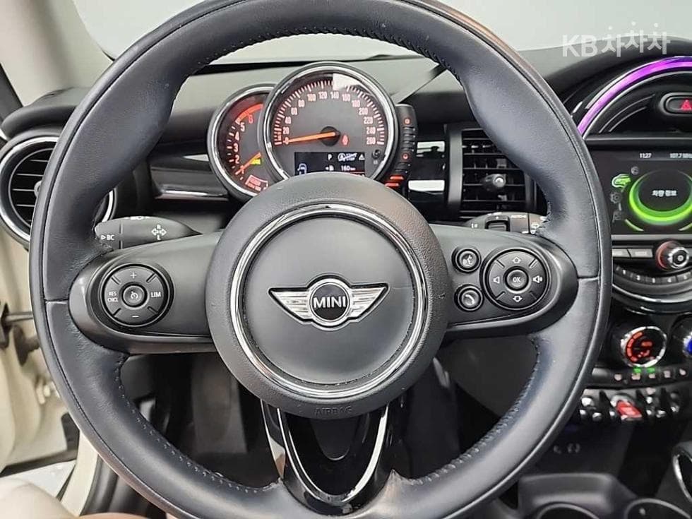 Mini Cooper 3도어D 1.5 하이트림 - 10