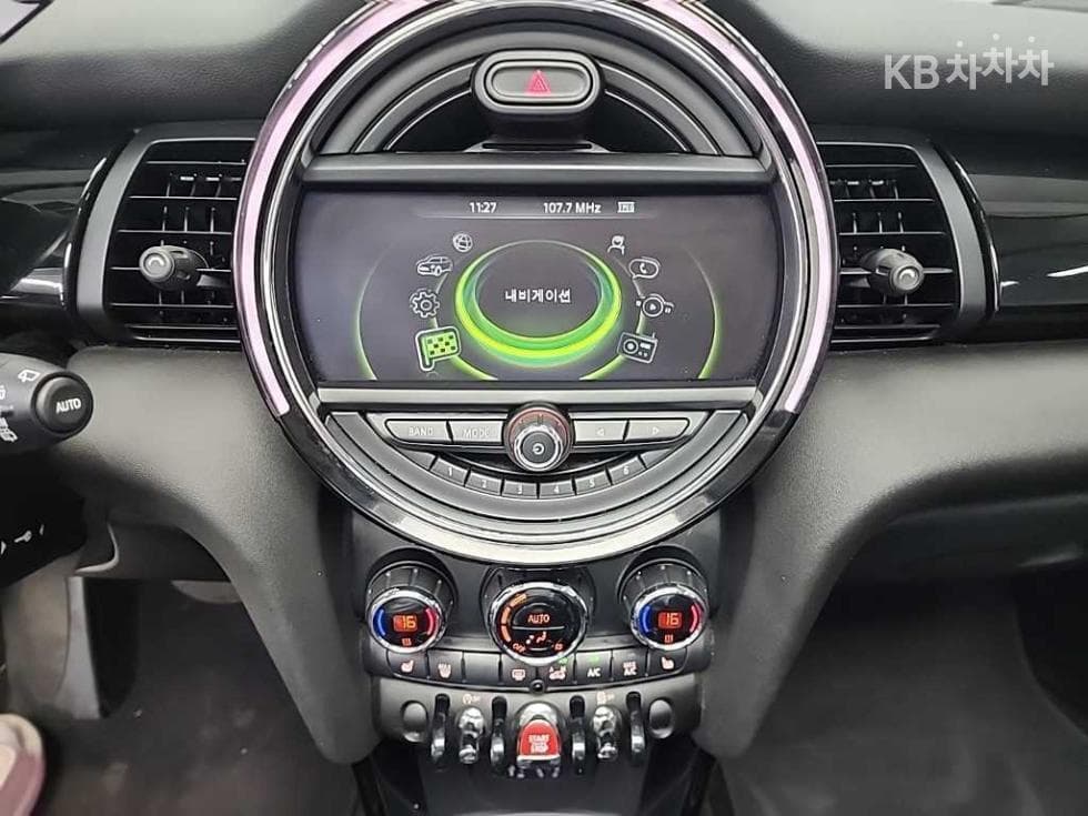 Mini Cooper 3도어D 1.5 하이트림 - 11