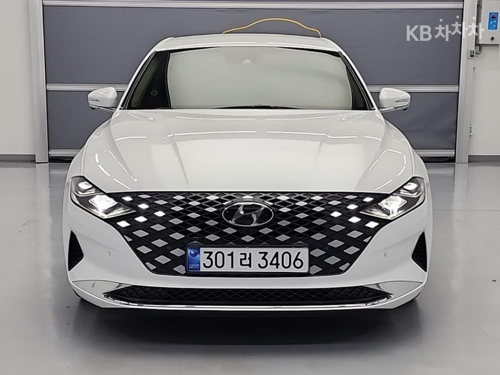 Хюндай The New (фейслифт) Grandeur (Azera)2.5 Le Blanc - 2
