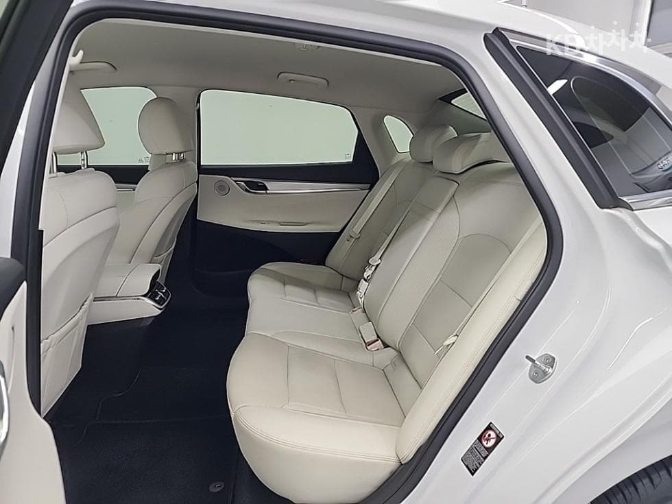 Хюндай The New (фейслифт) Grandeur (Azera)2.5 Le Blanc - 12