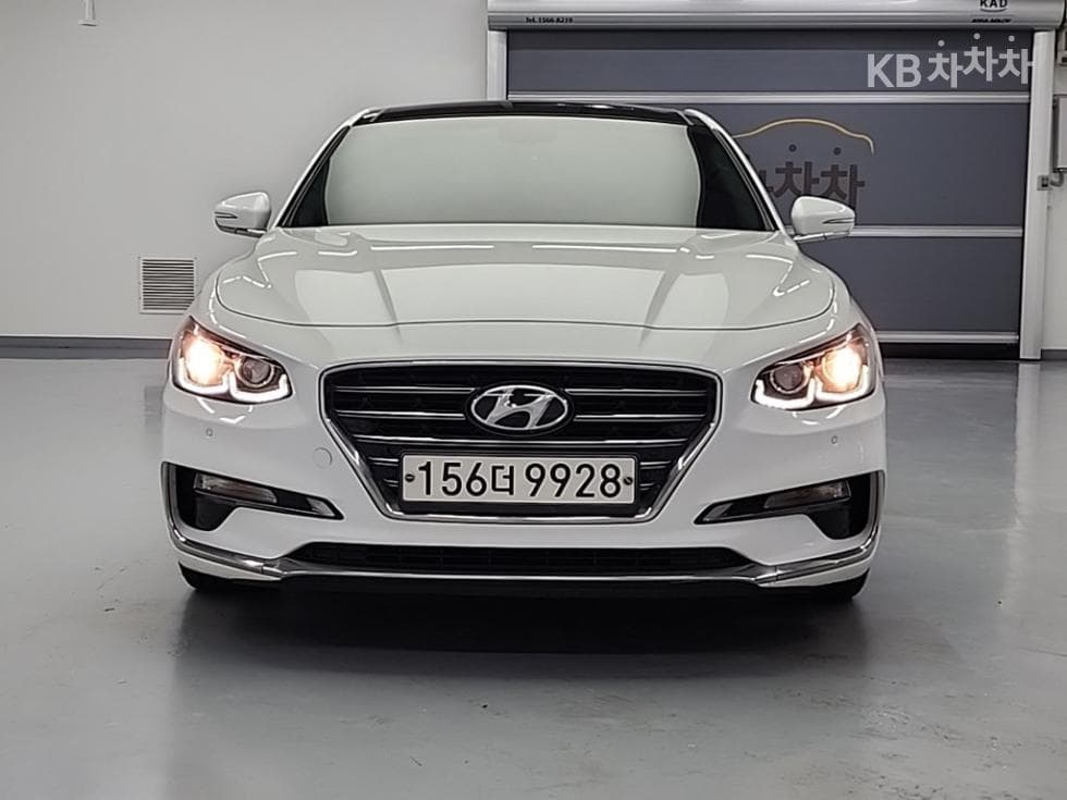 Hyundai Grandeur (Azera)IGRental car 3.0 LPi Modern Standard - 2